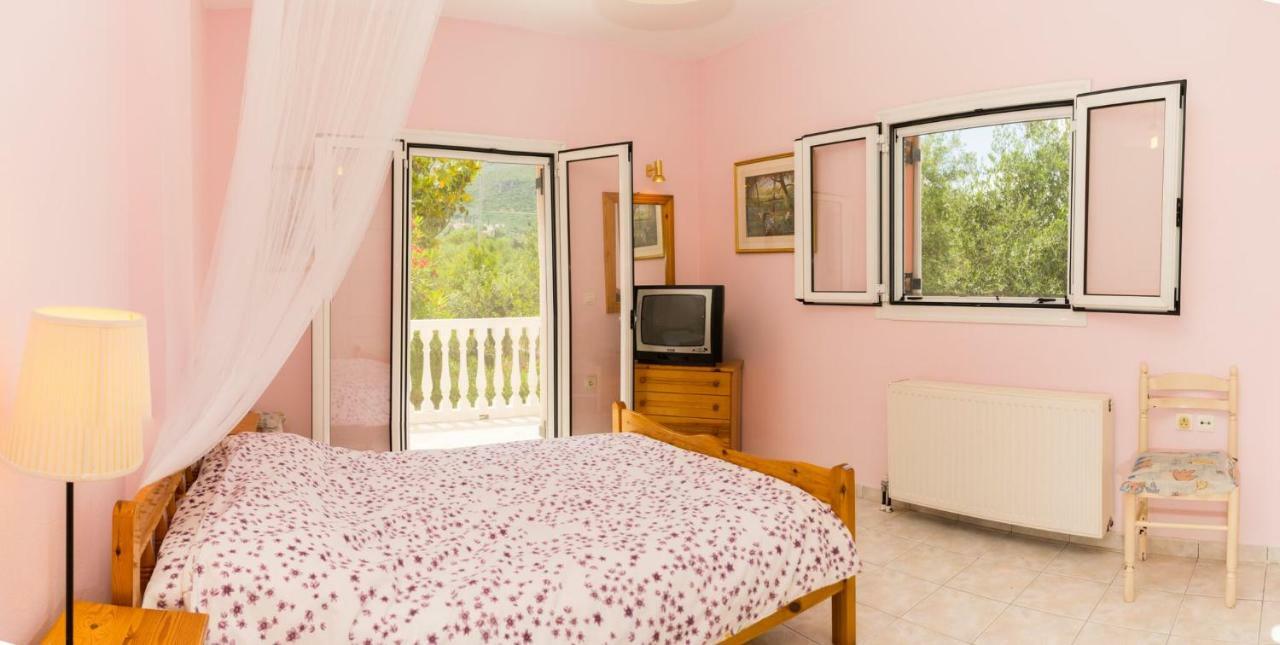 2 Bed House With Mountain View Lejlighed Alykes  Eksteriør billede