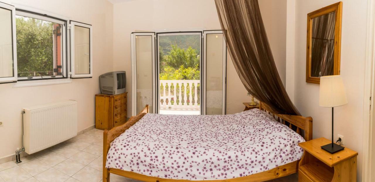 2 Bed House With Mountain View Lejlighed Alykes  Eksteriør billede